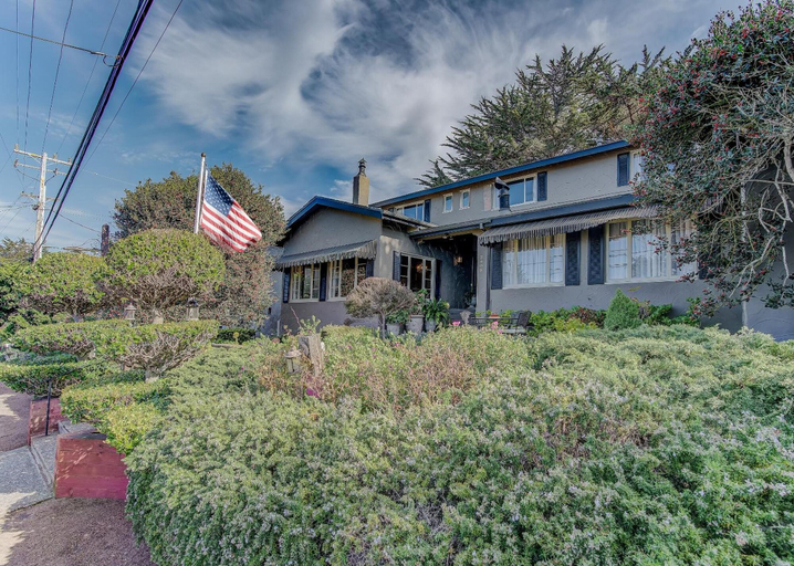 Exterior & Views 2, Sandpiper Inn, Monterey