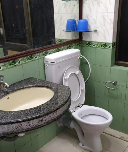 Bathroom 5, Hotel Sagar Kanya Inn, Puri