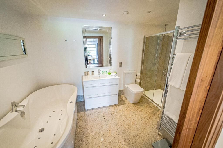 Bathroom 4, Leverhulme Hotel, Wirral