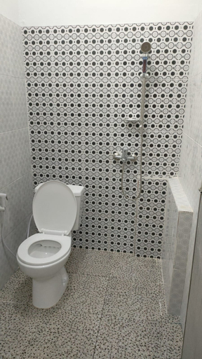 Bathroom 5, Villa Sekawan, Singkawang