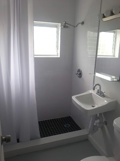 Bathroom 4, Zenmotel Apartments, Miami-Dade