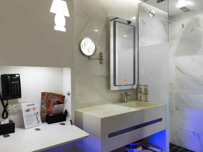 Bathroom 4, Hotel Kai, Singapore
