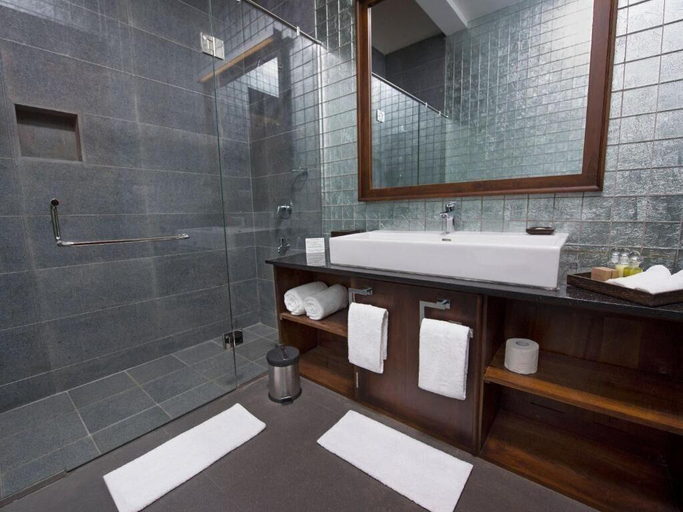 Bathroom 5, Villa 46, Hikkaduwa