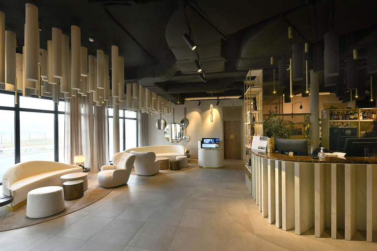 Public Area 5, Golden Tulip Reims, Marne