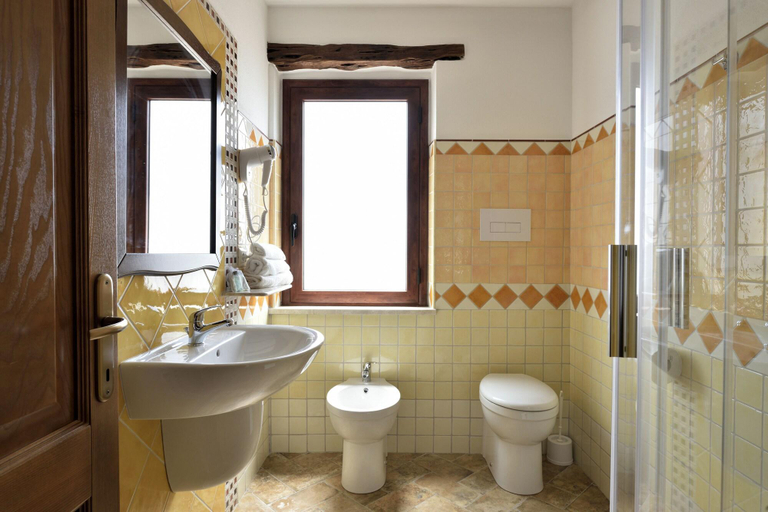 Bathroom 5, Hotel Goloritzé, Ogliastra