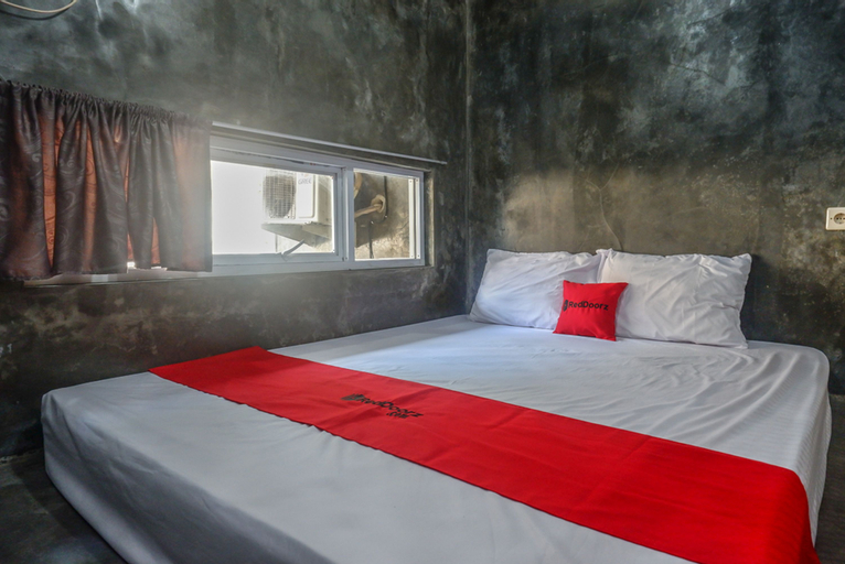 Bedroom 3, RedDoorz near Jumbo Mall Sragen, Sragen