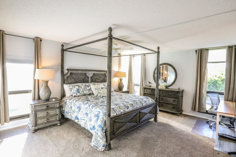 Bedroom 3, Palms 3A, Lee