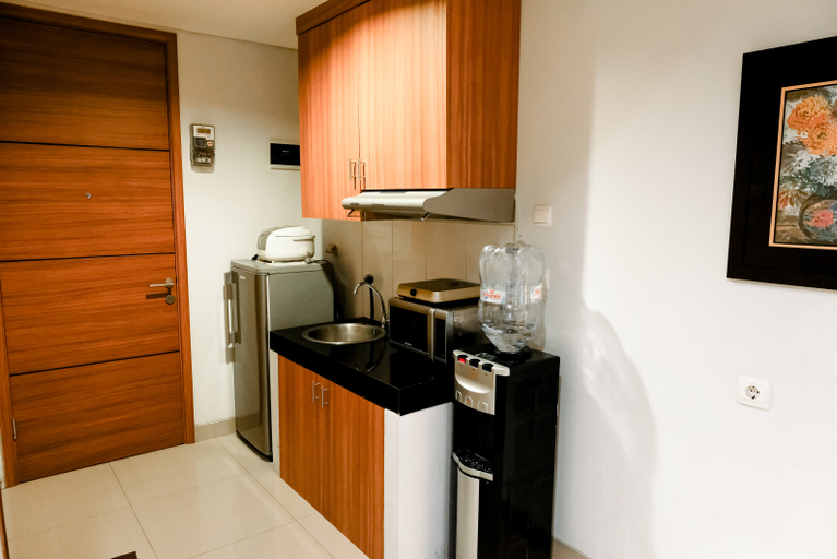Dining Room 5, Dago Suites 7th-Floor | Lovely 1-Bedroom Studio-2, Bandung