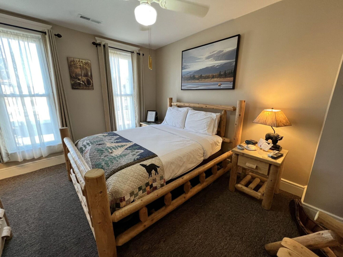 Bedroom 3, The Branson Hotel, Taney
