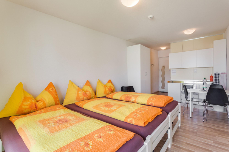 Bedroom 5, Anstatthotel Hochdorf - app self-check-in, Hochdorf