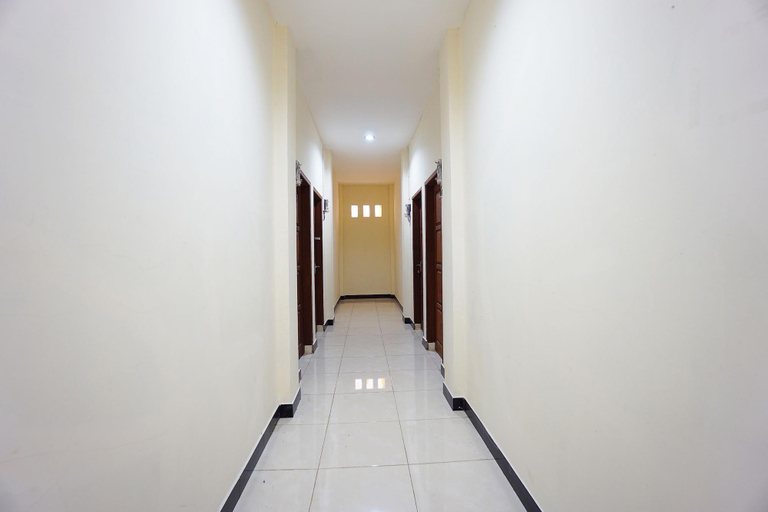 Public Area 5, OYO 1292 Lieke Residence, Manado