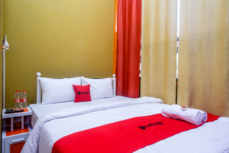 Bedroom 2, RedDoorz Syariah near Exit Toll Ngemplak Solo, Karanganyar