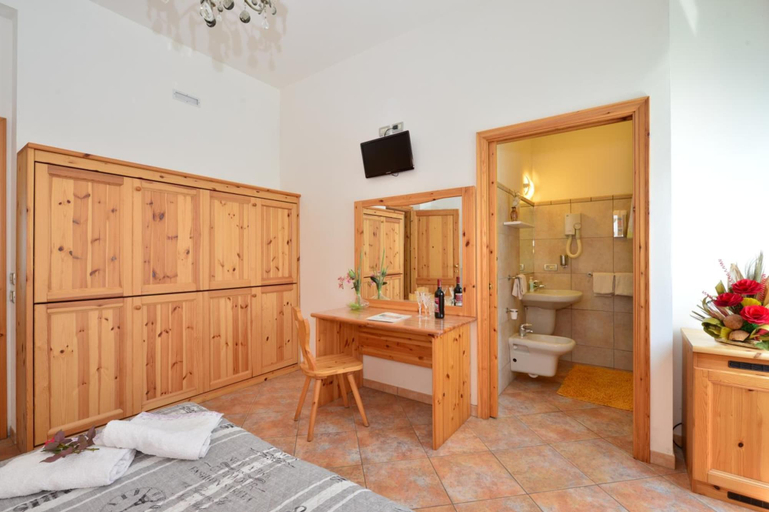 Bedroom 4, CAMERE DA MIRELLA, Verona
