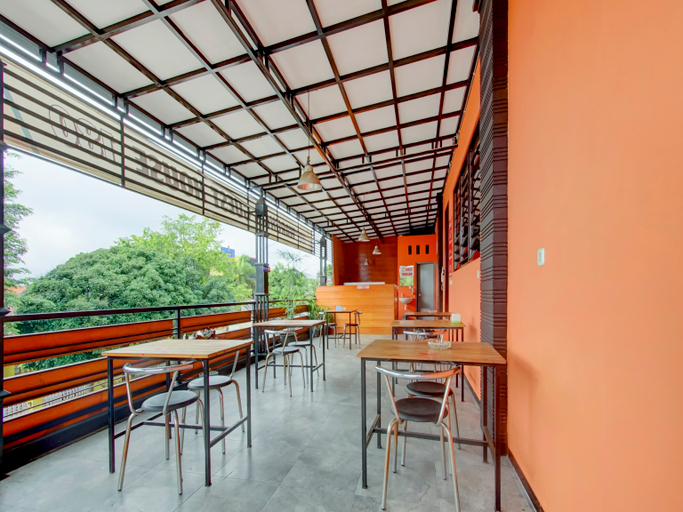 Food & Drinks, OYO 90151 Guest House 180, Malang