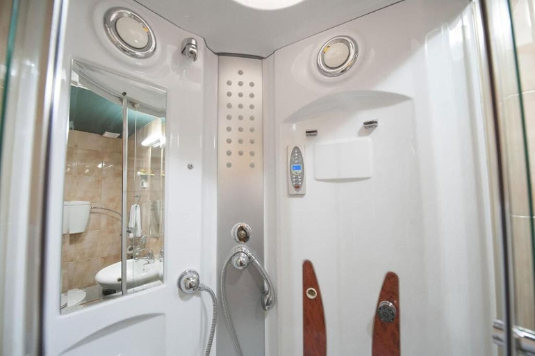 Bathroom 4, Hotel Kerber Podgorica