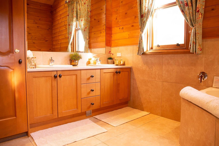 Bathroom 4, Glenlowren, Yarra Ranges - North