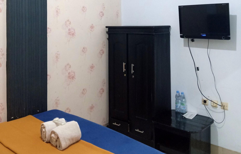 Bedroom 4, Hotel Santana Syariah by ZUZU, Malang