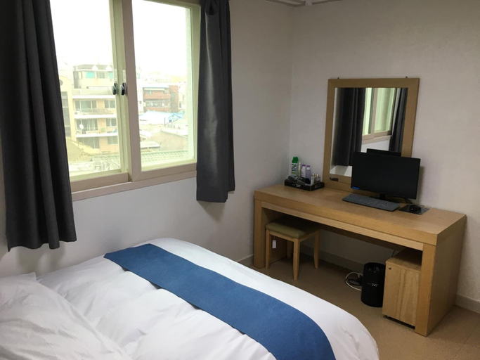 Bedroom 5, Hotel Joy, Pyeongtaek