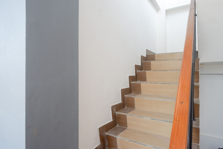 Public Area 3, Urbanview Hotel Telu Wolu Monjali by RedDoorz, Sleman