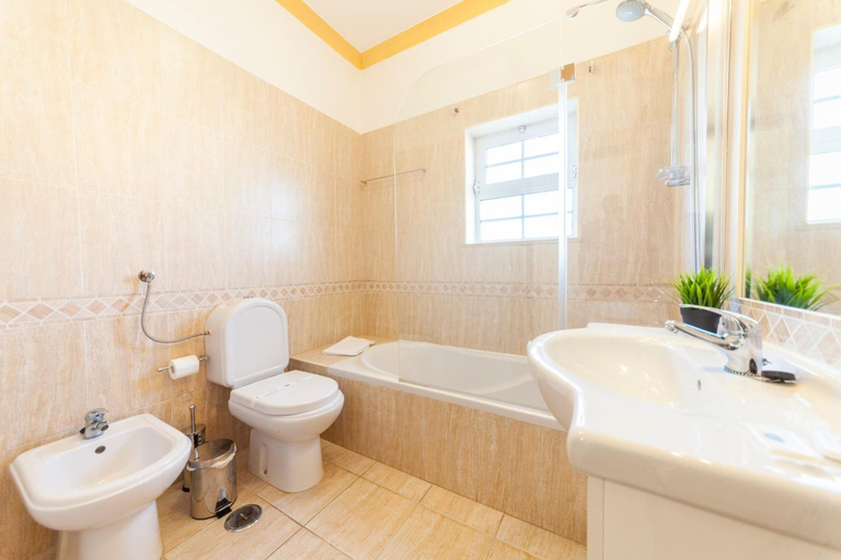 Bathroom 5, Atalaia Sol, Lagos