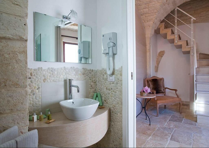 Bathroom 5, Trullo Il Cantastorie, Bari