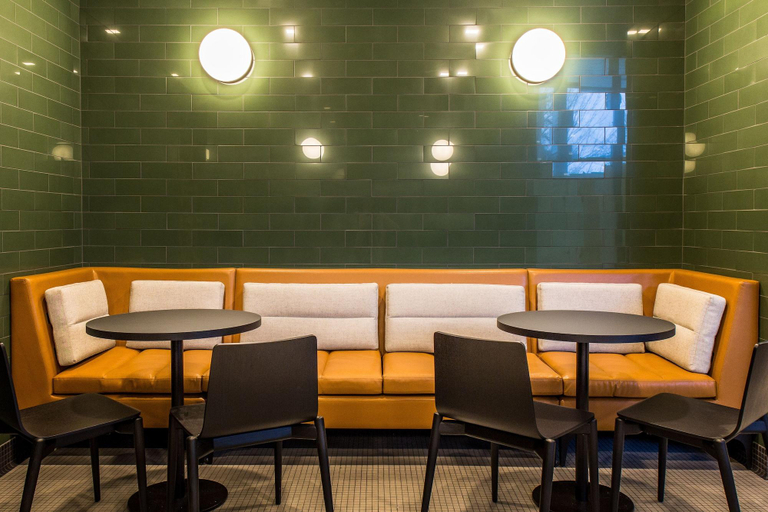 Food & Drinks 5, Hew & Draw Hotel, Division No. 5