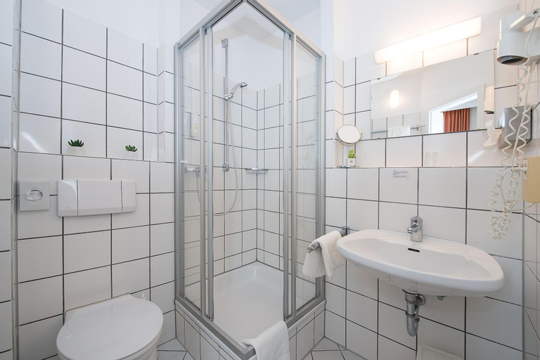 Bathroom 4