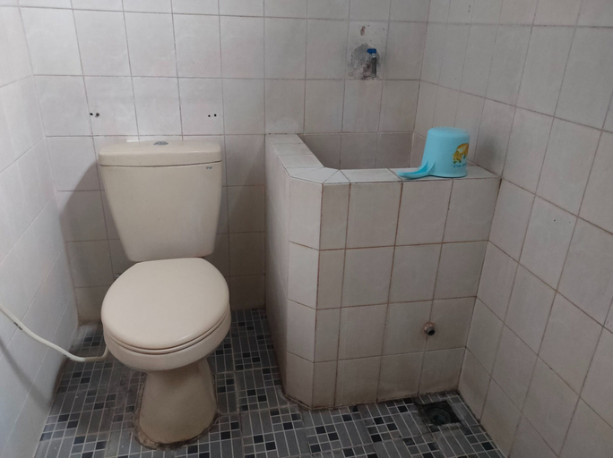 Bathroom 5, Hotel Prambanan Malioboro, Yogyakarta