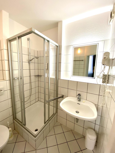 Bathroom 3, Locals Stadthotel Bielefeld, Bielefeld