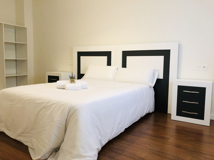 Bedroom 3, Apartamento turísticos Puente Romano P1 1-C, Salamanca