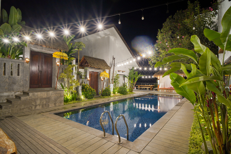 Omah Angkul Angkul Pool Villa, Bandung