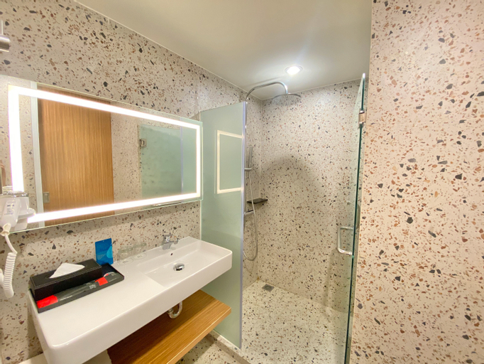 Bathroom 4