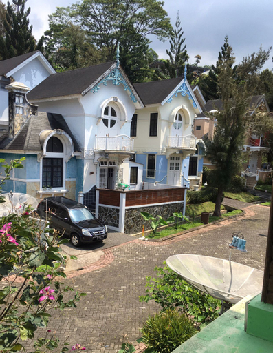 Exterior & Views 2, Villa Greta Puncak 2BR, Bogor
