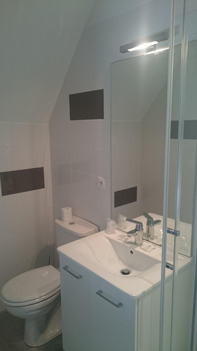 Bathroom 4, Hostellerie Du Chateau, Côte-d'Or