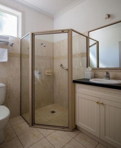 Bathroom 5, Ross Motel, Northern Midlands - Pt B