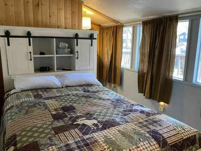 Bedroom 2, Hiner Haven, San Bernardino