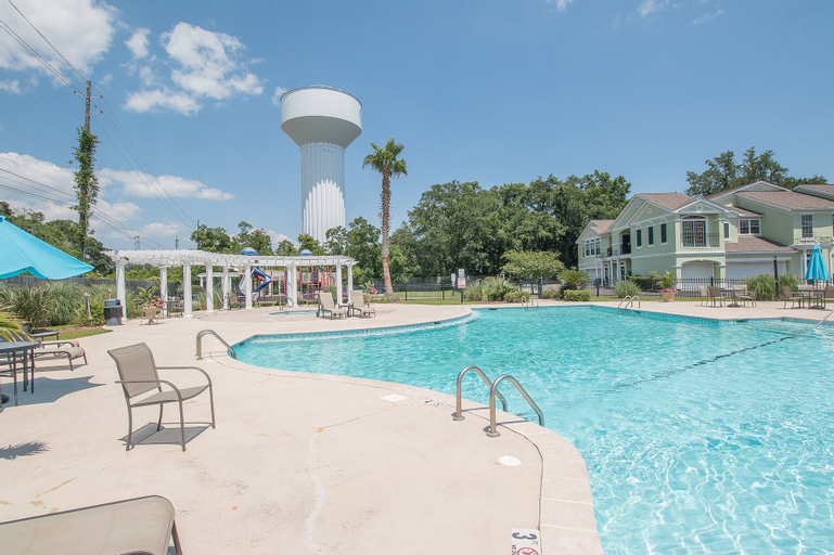 Sport & Beauty 5, Legacy Villa 1702, Harrison