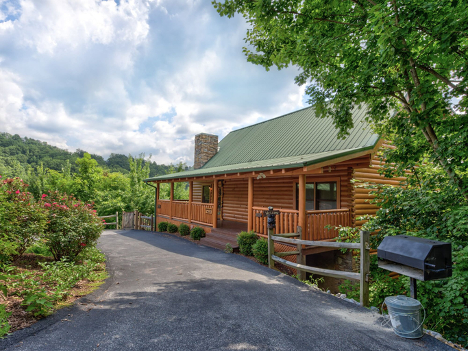 Exterior & Views 1, Lookout Ridge, Sevier