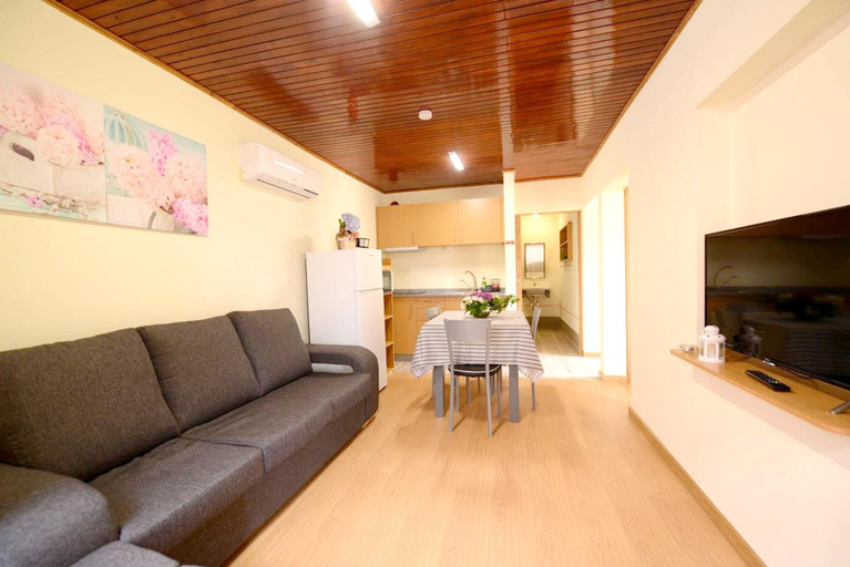 Others 5, Modern apartment in Prazeres with shared pool, 150 m², Ribeira Brava