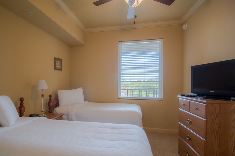 Bedroom 4, Sienna 303, Harrison