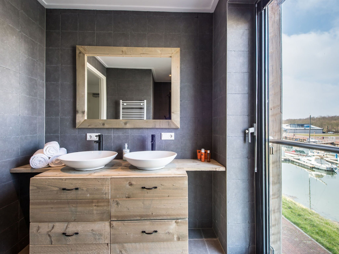 Bathroom 3, holiday home in Kamperland, Noord-Beveland