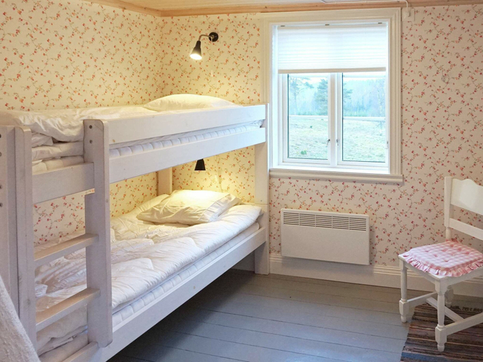 Bedroom 2, 4 Star Holiday Home in Ulricehamn, Ulricehamn