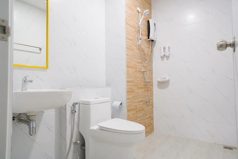 Bathroom 3, Sritrang Residence (SHA), Hat Yai