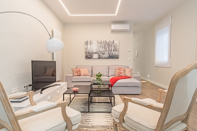 Others 4, Spacious 3-Bed Apartment in Chueca Madrid, Madrid