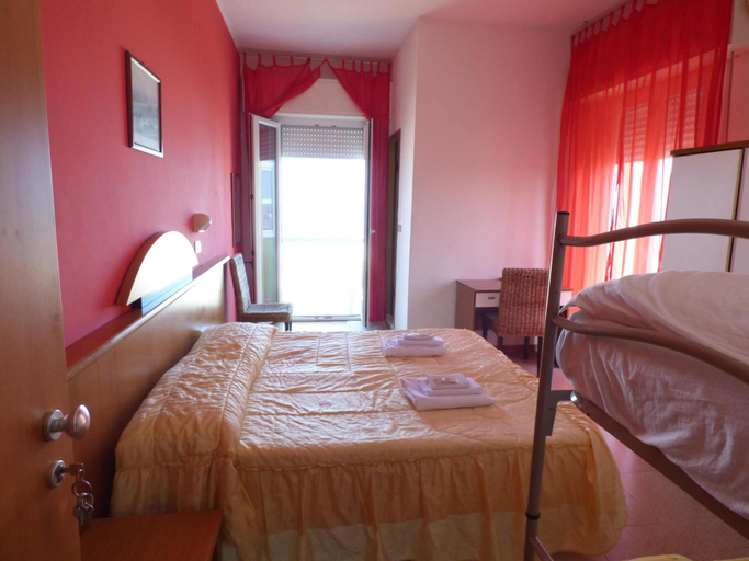 Bedroom 3, Consul, Rimini