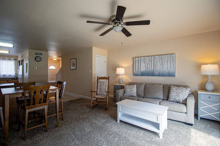Bedroom 1, Oak Shores 102, Harrison