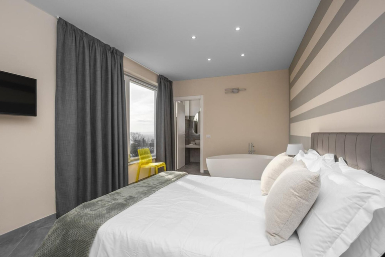 Bedroom 4, Viverone Lake Rooms, Biella