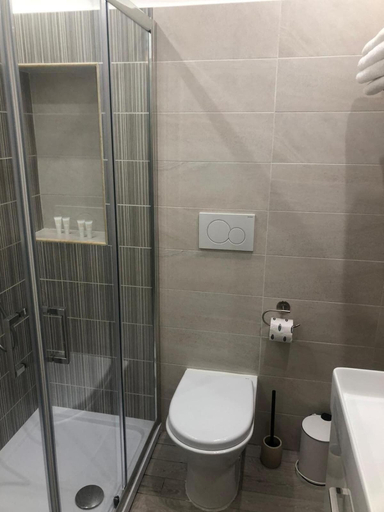 Bathroom 4, Dg Sicily, Catania