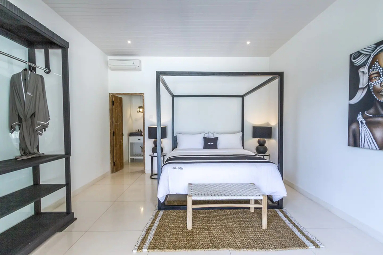 Bedroom 2, Villa Kusuma: Luxury Sea View 5 Bedroom Villa Close to Savaya, Badung