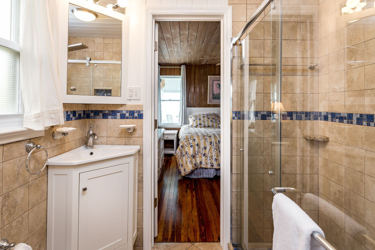 Bathroom, Sandy Toes Cottage - Two Bedroom Home, Lee